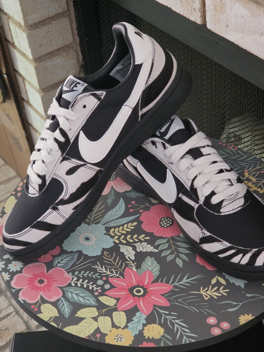 Brand New Nike Field Black & White Zebra Print Low-Top Sneakers